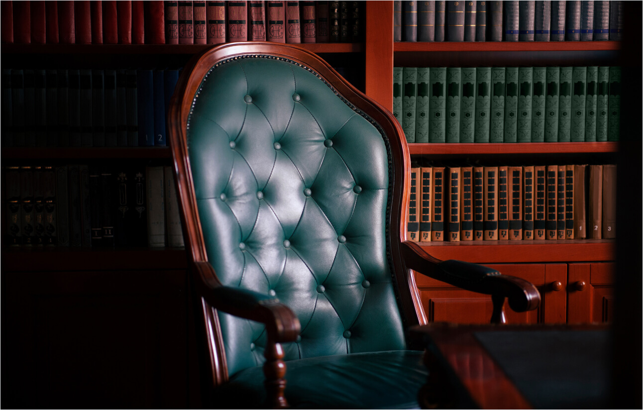 5 best books for investment bankers [+ a bonus reading list]